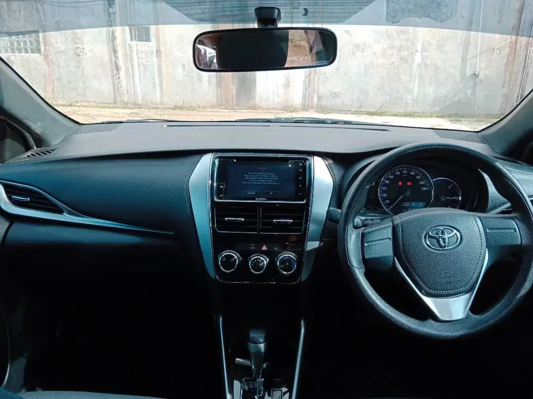 DIJUAL MURAH HARGA PEDAGANG YARIS 1.5 G - Image 4 of 6