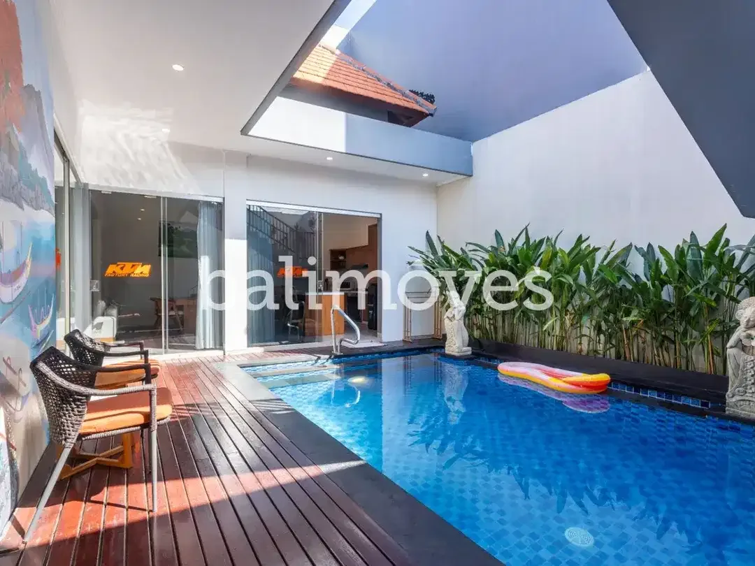 Vila Modern Minimalist Dua Kamar Tidur di Tepi Pantai Sanur - Image 1 of 10