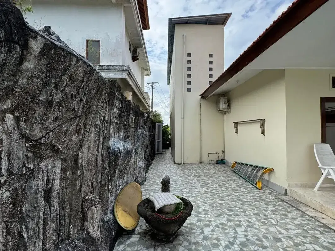 DIJUAL RUMAH KOMPLEK PERUMAHAN NUSA DUA - Image 2 of 10