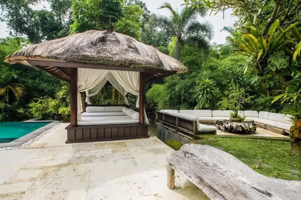 ONE OF BEST VILLAS COMPLEX PERERENAN BALI - Image 3 of 10