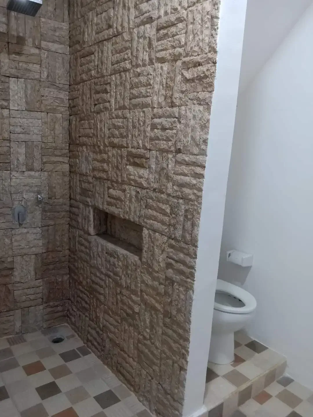 Dijual Villa 3 Lantai Area Gunung Athena - Image 9 of 9