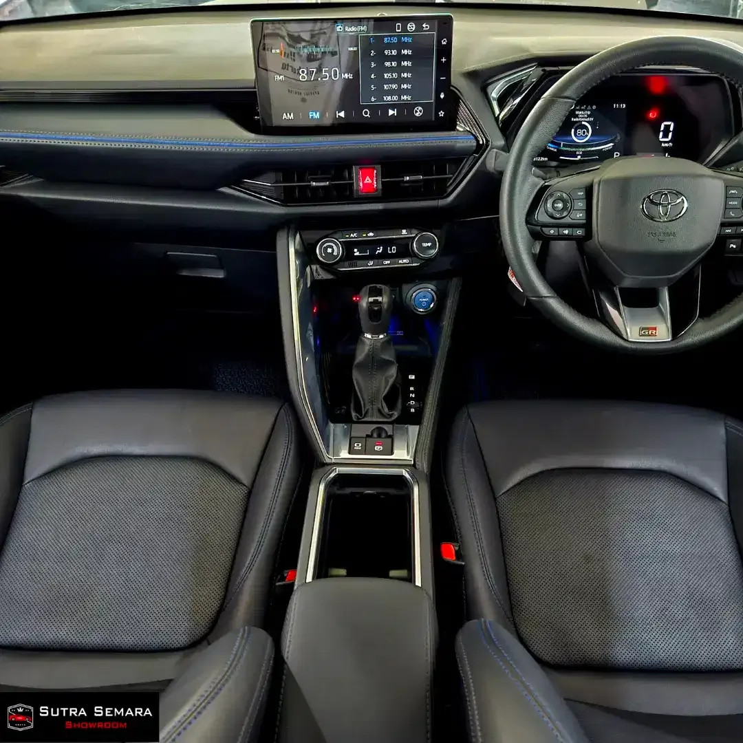 [2024] DP 16jt! Yaris Cross Hybrid EV GR Sport TSS 1.5 2024 bkn 2025 - Image 8 of 10