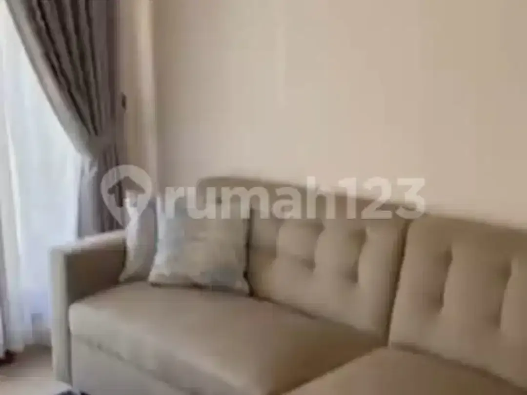 Di Sewakan Rumah Lantai Dua Include Furnishing 4 Kamar Tidur - Image 5 of 5