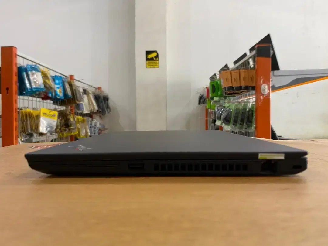 Lenovo ThinkPad T14 Intel Core i5Gen10, Ram 16GB, SSD 256GB Slim Mulus - Image 5 of 10