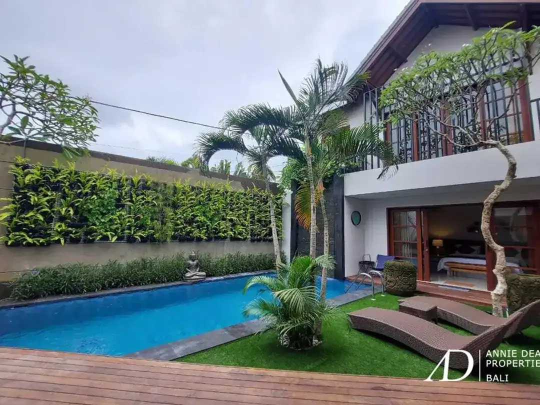 FREEHOLD TROPICAL DESIGN 3-BEDROOM VILLA IN SEMINYAK - Image 1 of 10