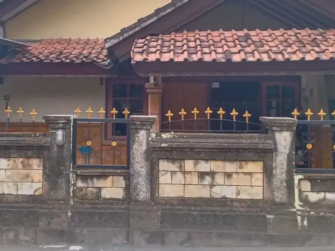 For Sale - Dijual Rumah 2 Lantai di Area Sempidi Badung. - Image 1 of 5