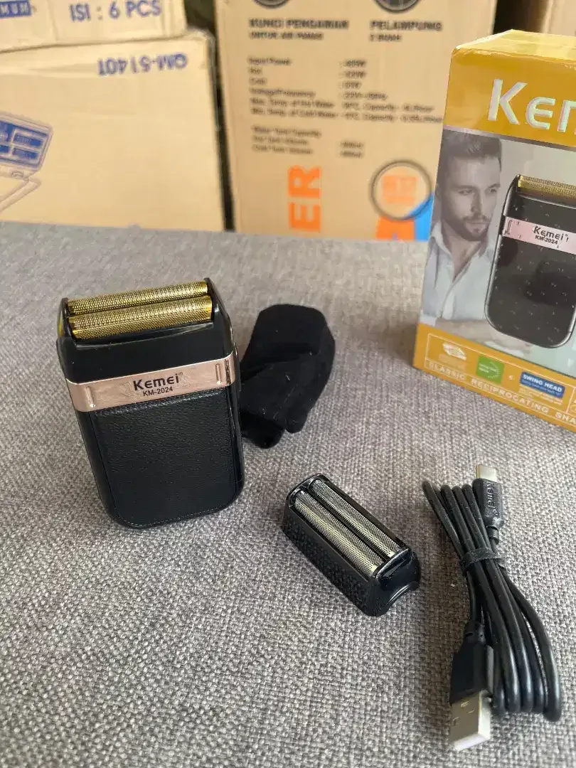 Baru merk KEMEI alat pencukur kumis dan jenggot di cas - Image 3 of 3