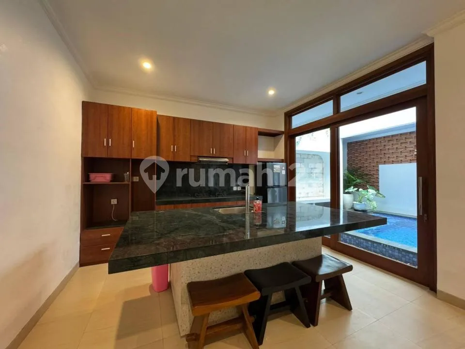 Villa Mewah Baru 3 LT Lengkap Pool Strategis Dekat Pantai, Sanur - Image 2 of 4