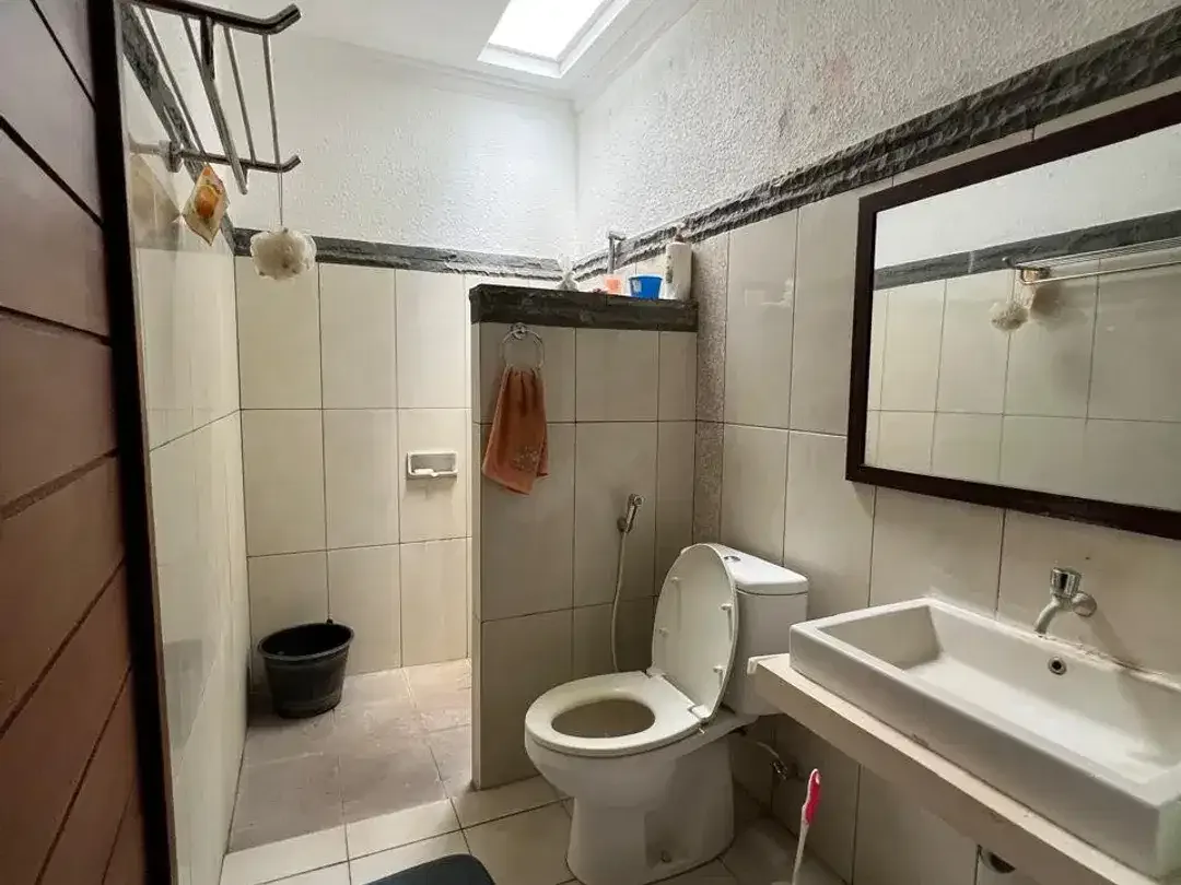 DIJUAL VILLA MURAH DI TUMBAK BAYUH – CEPAT LAKU! ( JK / LM ) - Image 8 of 10