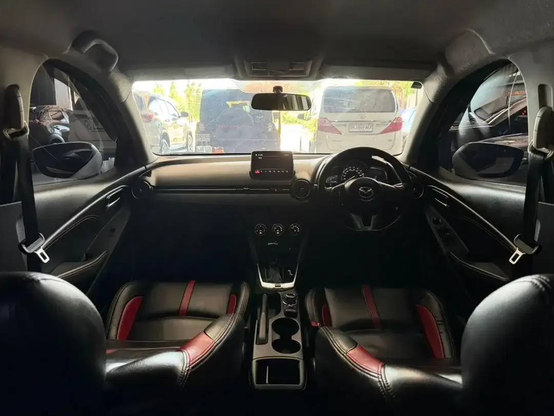 Mazda 2 R Skyactiv 2015 - Image 4 of 9