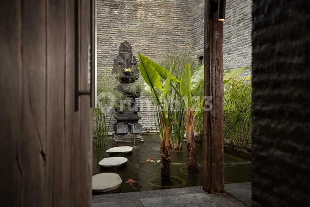 Yearly Rental Luxury 3 bedrooms Villa  in Berawa Canggu - Image 2 of 4