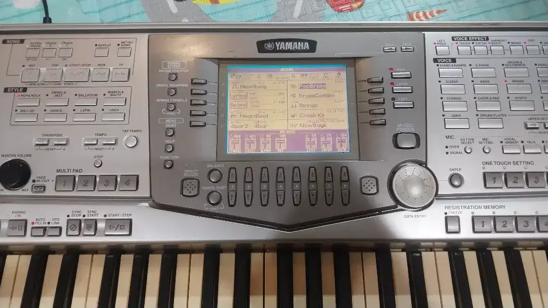 Keyboard organ piano yamaha psr 2100 - Image 2 of 3