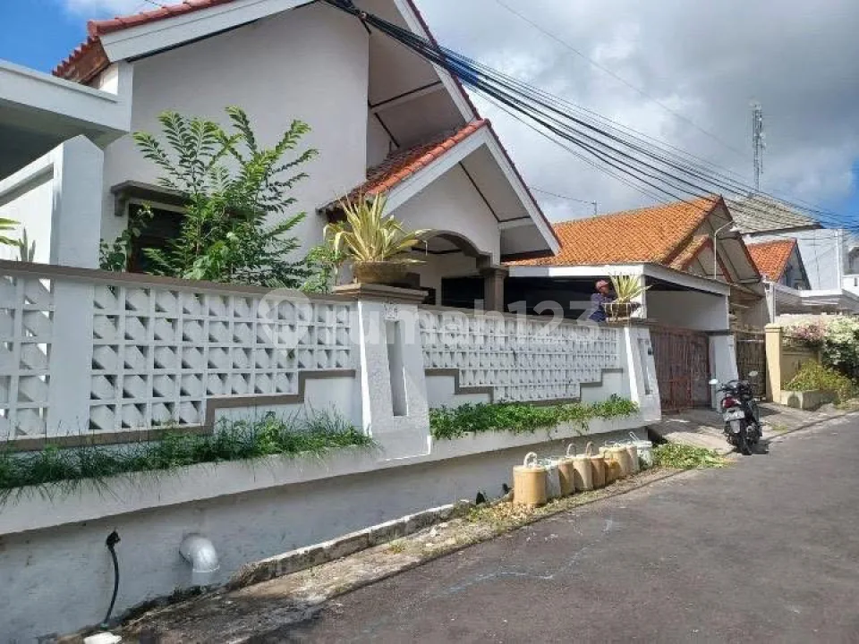 Rumah Siap Huni 1 Lantai di Taman Griya Jimbaran - Image 1 of 4