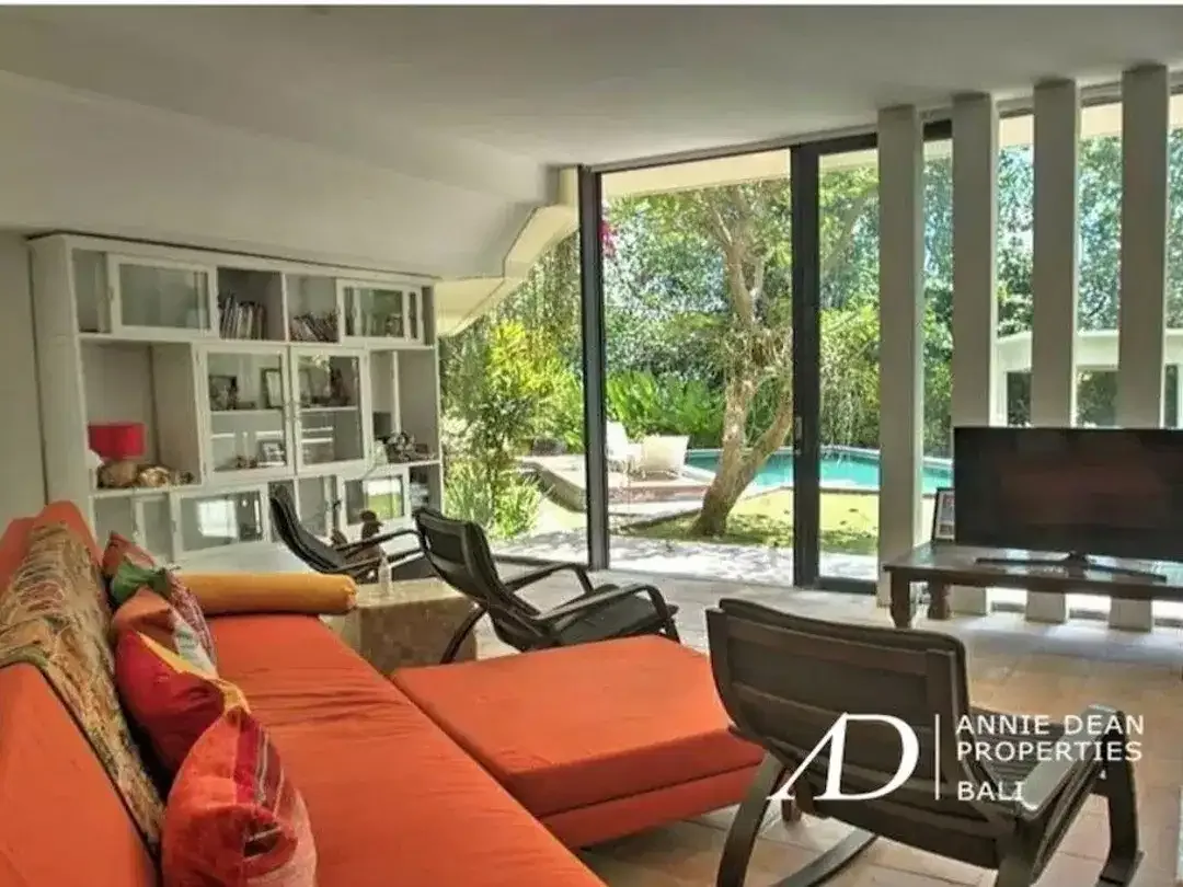REEHOLD | PRIVATE TROPICAL ESTATE WITH RICE FIELD VIEWS - PERERENAN - Image 8 of 10