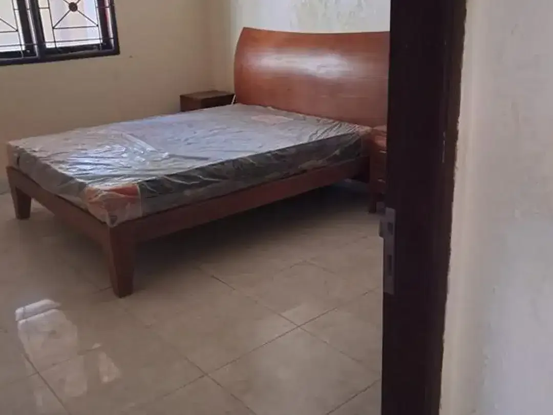 Rumah Luas 2 Lantai Dijual di Puri Gading Jimbaran, Badung - Image 3 of 6