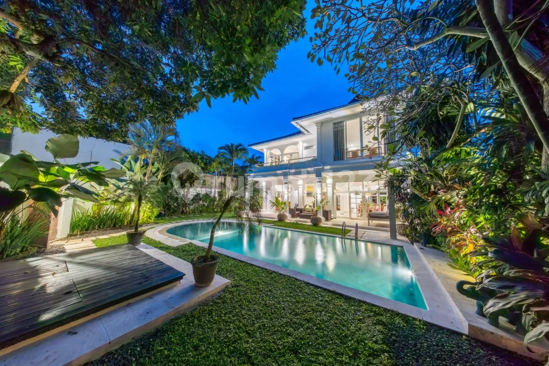Villa Klasik Premium Siap Huni di Seminyak, Sudah Full Furnish - Image 1 of 4