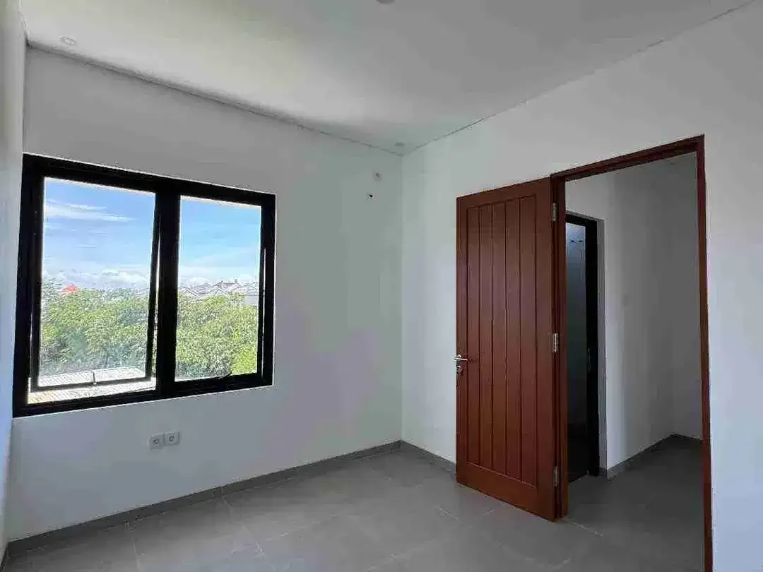 RUMAH SIAP HUNI – LOKASI SANGAT STRATEGIS DEKAT CITRALAND DENPASAR & WATERPARK - Image 4 of 10
