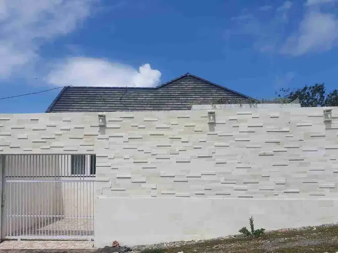 Dijual villa lokasi  Jalan Pura Masuka Gg. Camp Ungasan Badung - Bali.

Lokasi tenang dengan lingkungan villa - villa mewah dan dekat dengan Pantai Melasti - Image 3 of 10