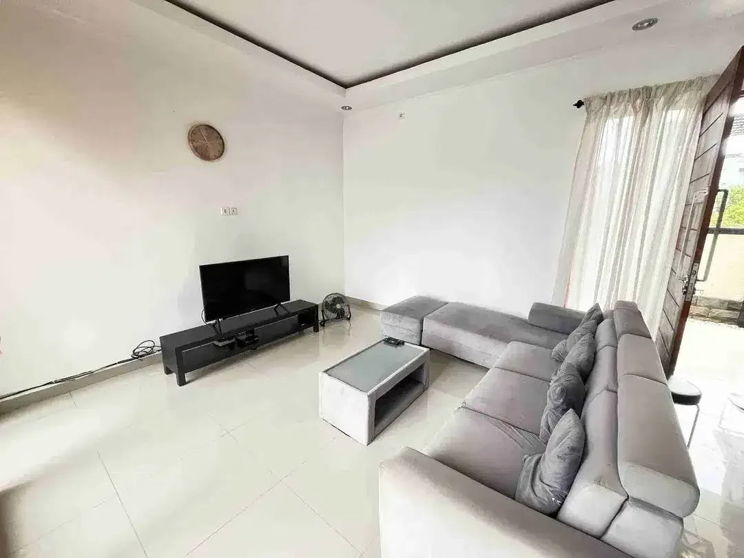 FREEHOLD 3BR VILLA HILL VIEW DI NUSA DUA BENOA – RP3,2 M - Image 2 of 9