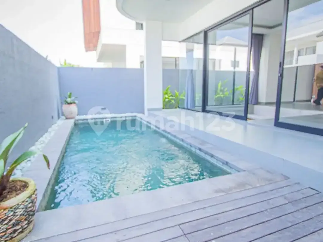 Villa 2 Lantai 2 Br Nyaman Di Seminyak Dekat Sunset Road - Image 1 of 5
