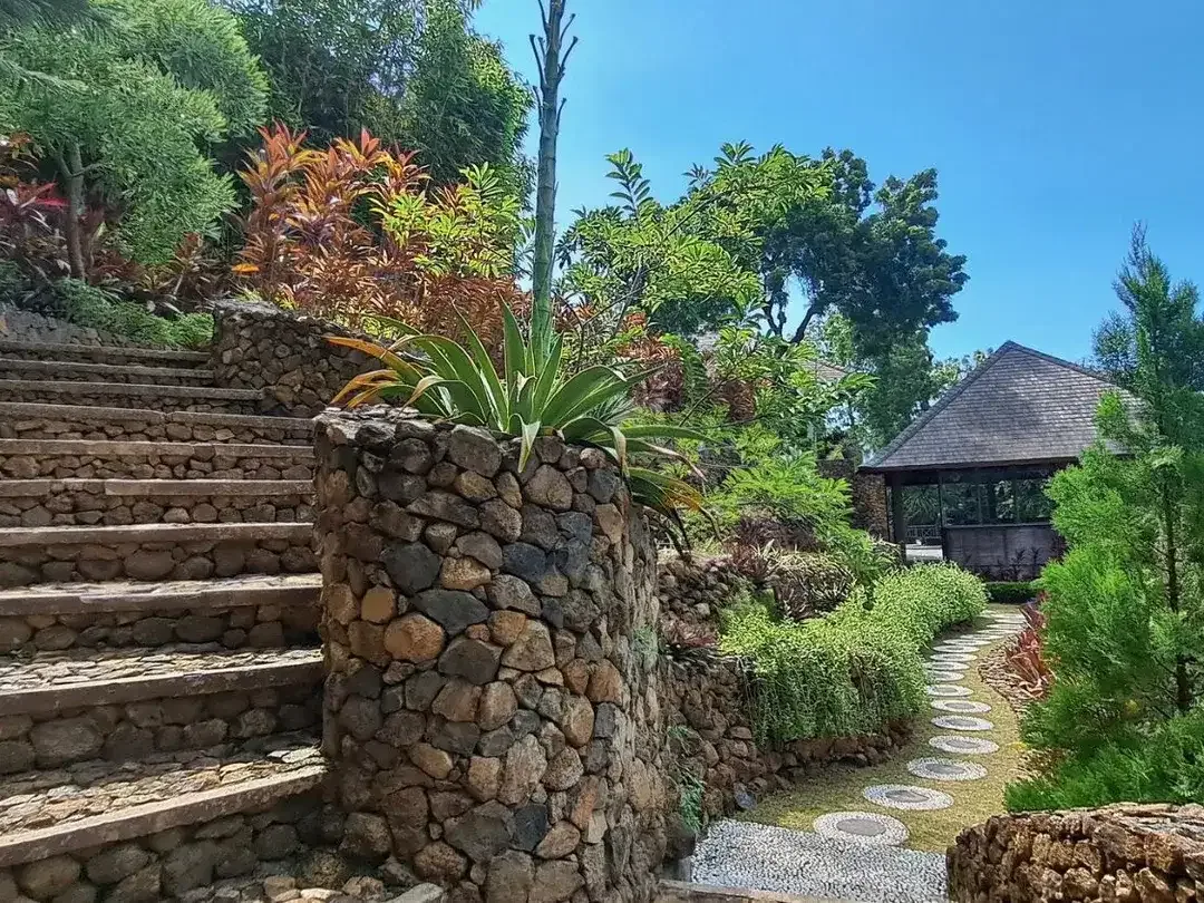 Freehold - Brand new beautiful resort close to the beach available with legal entity ( PT. PMA ) in quiet north Bali - Image 5 of 10