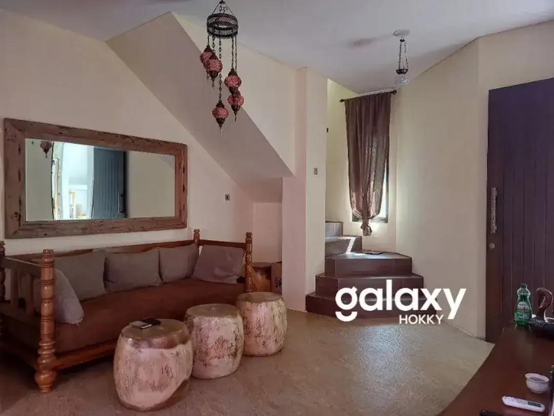 DISEWAKAN RUMAH CANTIK FULL FURNISHED 3BR DI DAMARA JIMBARAN BADUNG - Image 2 of 10