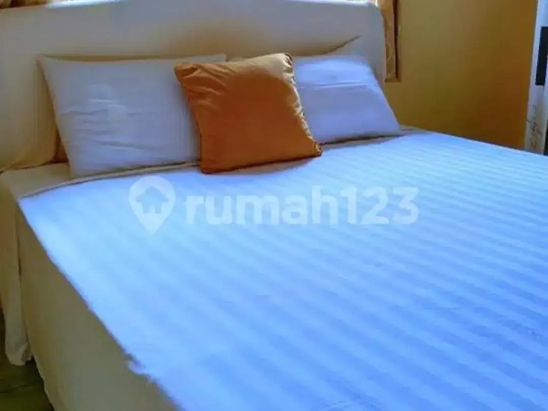 Disewakan Rumah dengan 3 Kamar Tidur Desain Modern - Image 3 of 5
