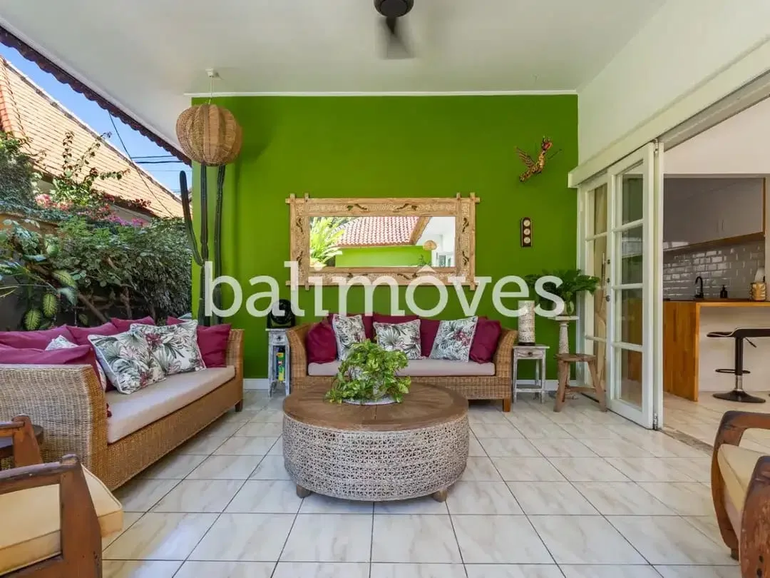 Dijual: Vila Empat Kamar Tidur yang Memukau dengan Status Hak Sewa di Area Pantai Sanur - Image 7 of 10