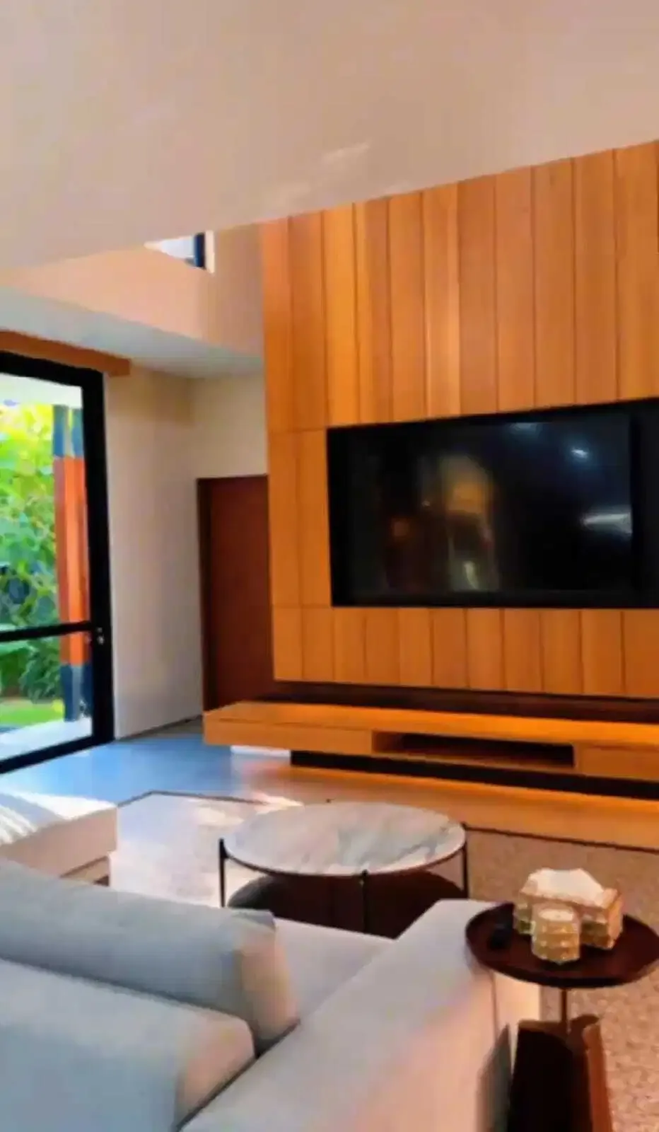 VILLA LUXURY FURNISHED 5BR BEST LOCATION PRIVAT AREA JIMBARAB - Image 9 of 10