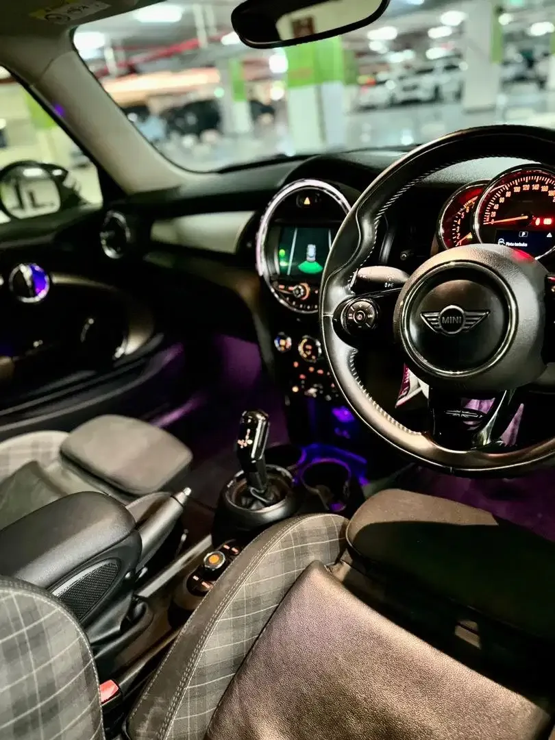 MINI COOPER 2018 LOW KM - Image 9 of 10
