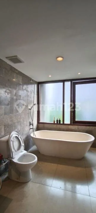 Dijual Hunian Mewah Furnished Bebas Banjir di Seminyak Bali - Image 3 of 4