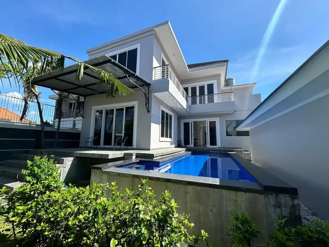 Rumah Mewah Di Buluh Indah Gatsu Barat Dkt Mahendradatta Cargo Ubung - Image 1 of 10