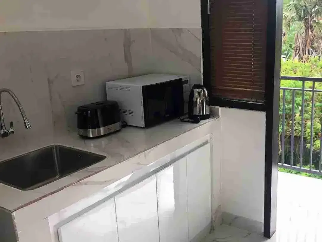 Dijual rumah 2 lantai dan kost an 3 lantai 9 kamar lokasi strategis di Jimbaran kuta bali - Image 3 of 6