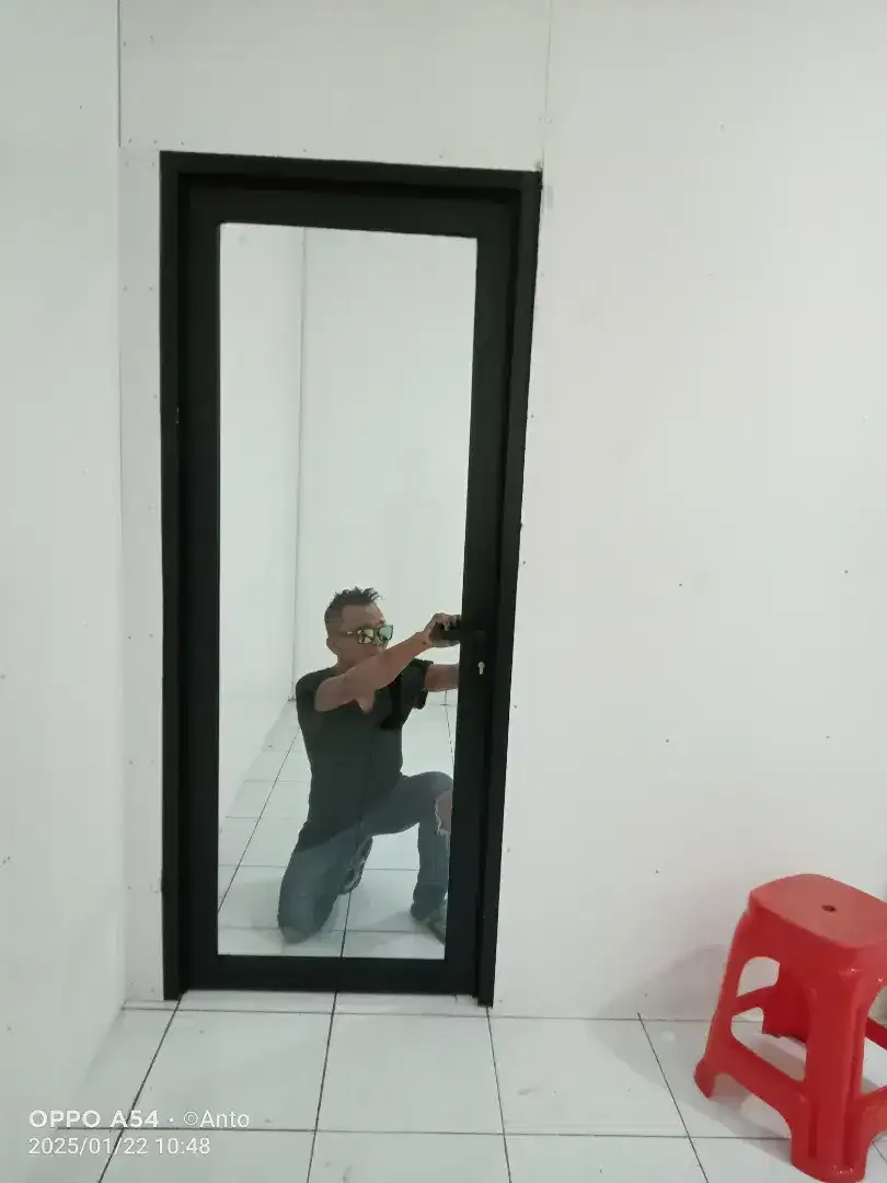 Pasang pintu kayu atau serpis - Image 3 of 10