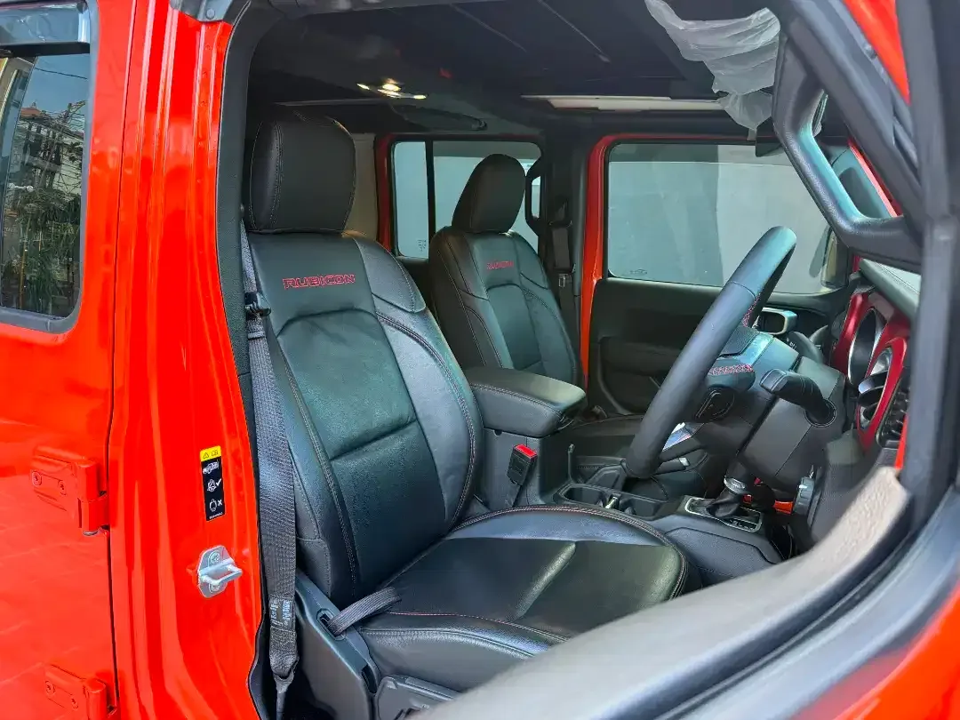 Jeep Rubicon JL 2.0L Sky One Touch 2023 - Image 10 of 10
