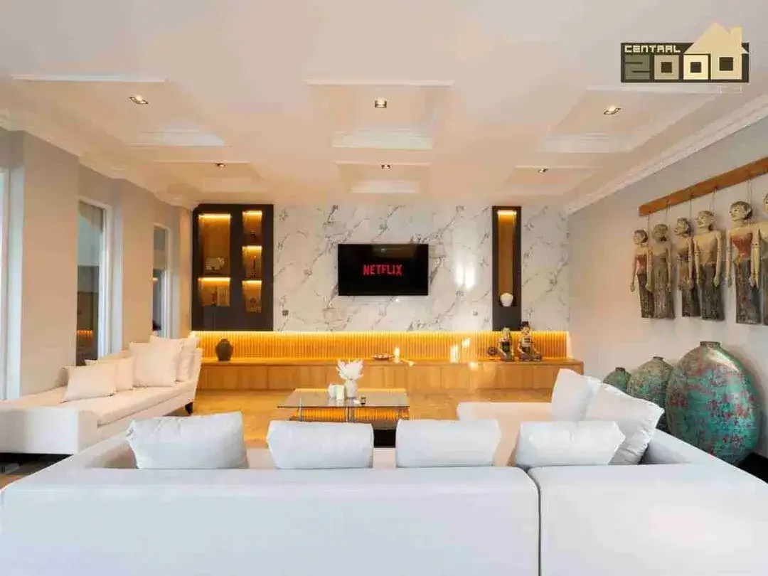 Spacious Luxury Villa with Pool & Open Balcony – Heart of Jimbaran - Image 3 of 10