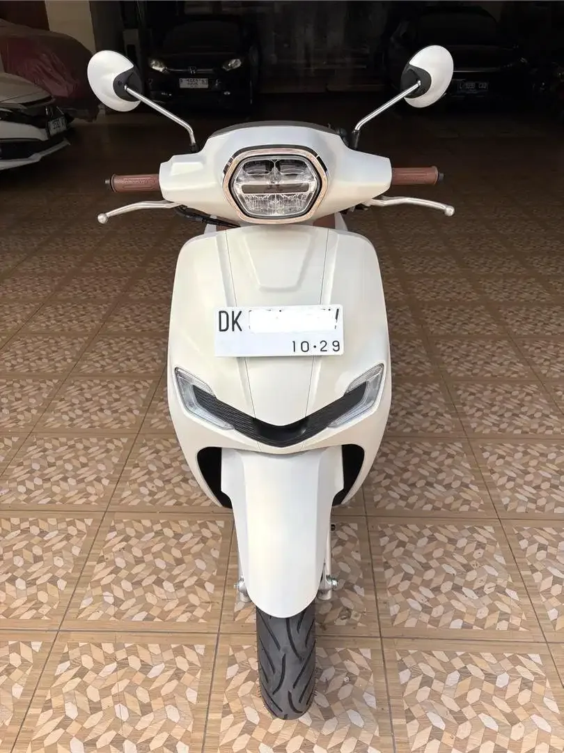 Honda Stylo 160 ABS Low Km - Image 1 of 9