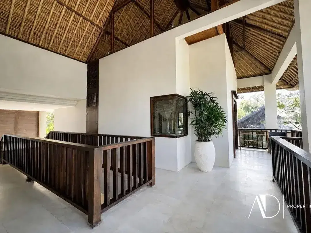FREEHOLD | LUXURY BALINESE VILLA IN PRIME PERERENAN - Image 7 of 10