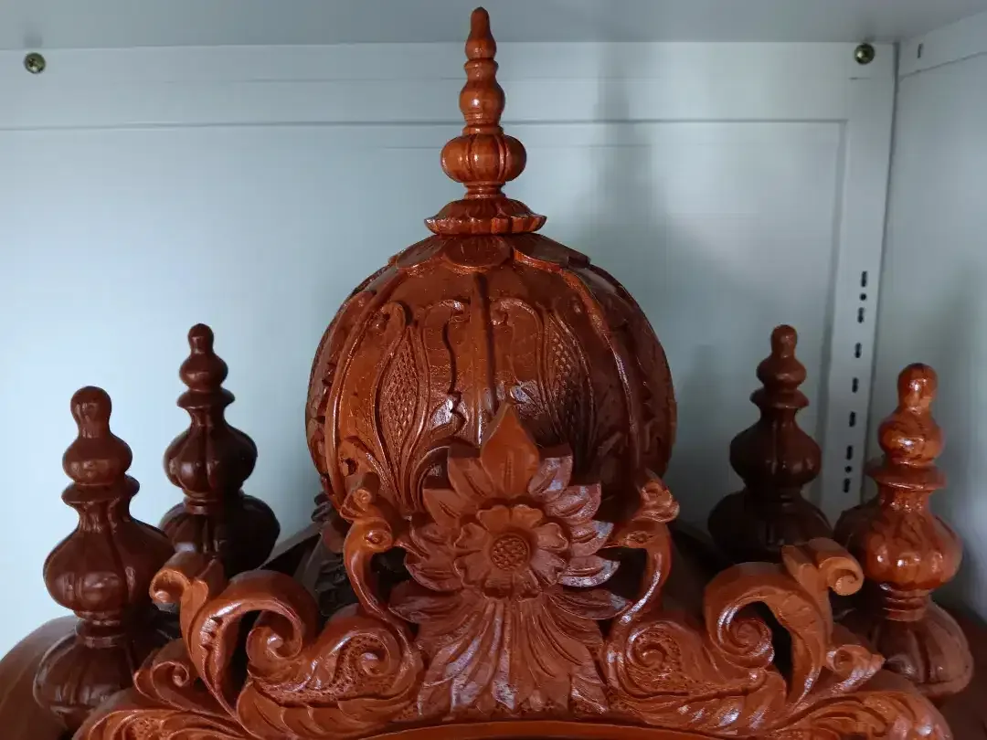 Altar Puja Ukiran Solid Kayu Jati Tinggi 70cm - Image 7 of 9