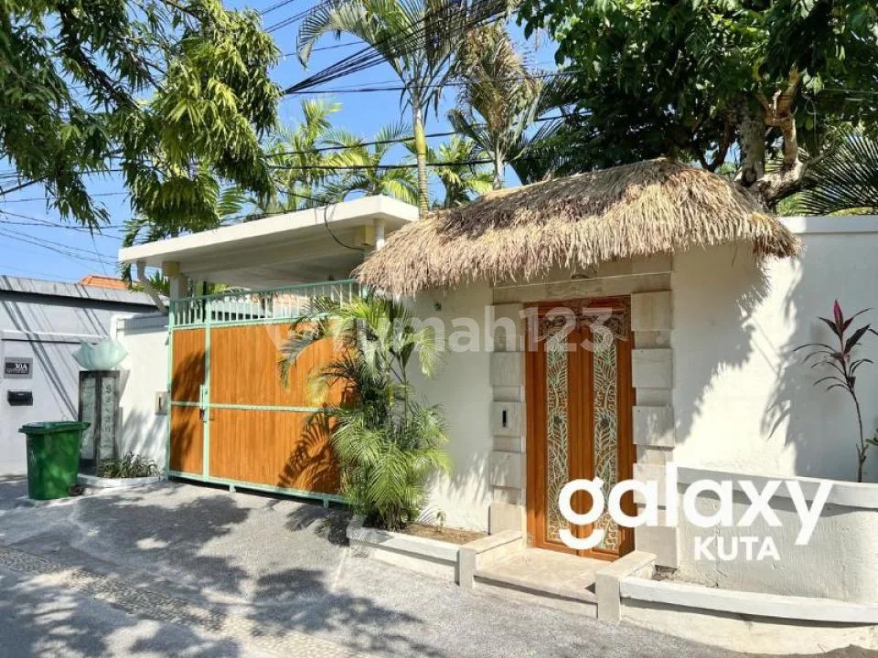 Villa For Rent Beachside Sanur Denpasar Selatan - Bali - Image 1 of 4