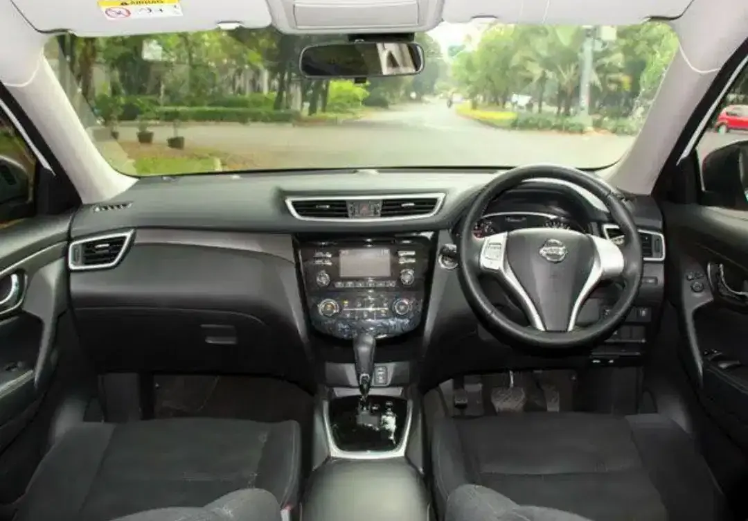 Dijual Xtrail murah - Image 2 of 2