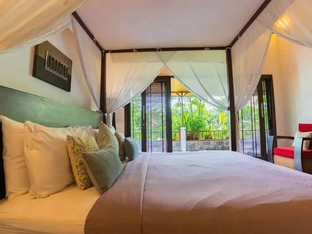 FOR SALE VILLA 2BR FURNISHED WALKING GO TO BEACH SEMINYAK - Image 8 of 10
