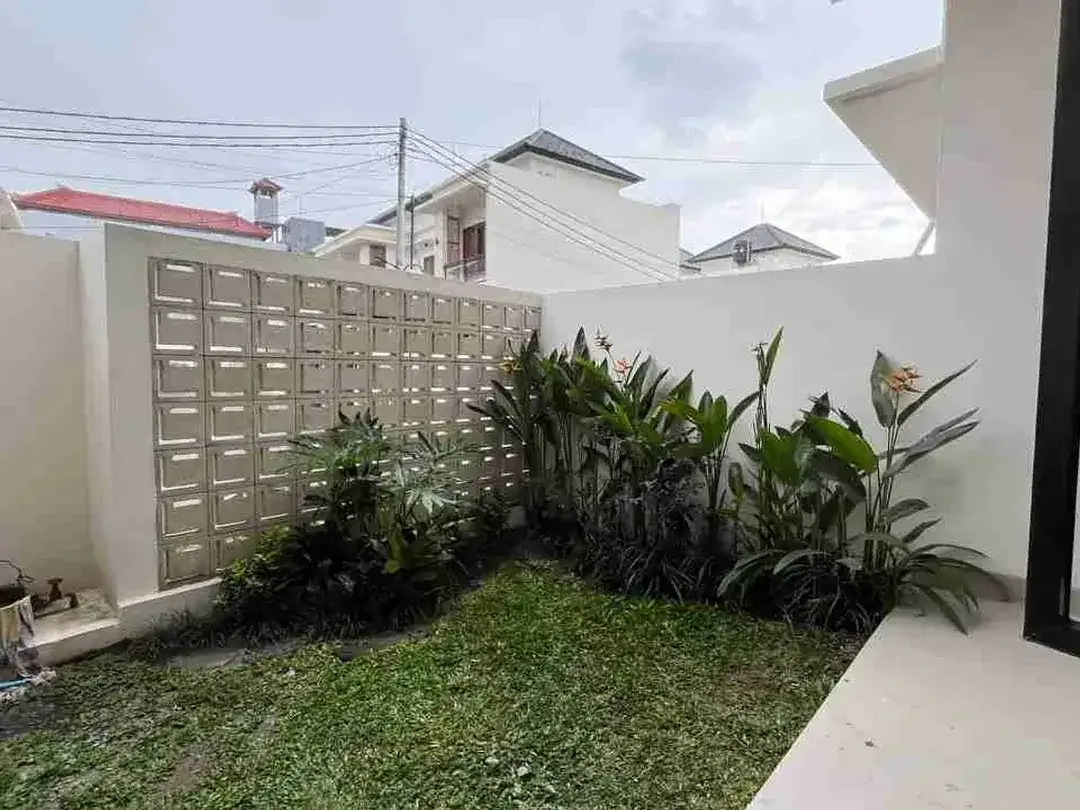 Disewakan Rumah Elite Modern Minimalis, One gate system, Harga Ekonomis di Jimbaran, Badung - Image 2 of 10