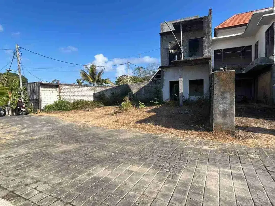 BUC TURUN HARGA..!! DIJUAL TANAH KAVLING BONUS VILLA TOTAL LUAS TANAH 1.150 M2 DI NUSA DUA - Image 4 of 9