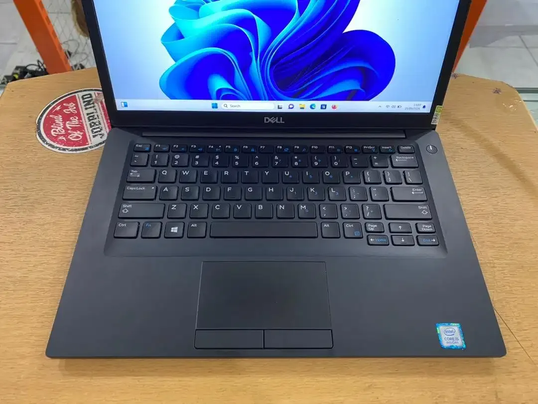 DELL Latitude E7490 Core i5Gen8 Ram 8GB SSD 256GB FHD Slim Mulus - Image 2 of 10