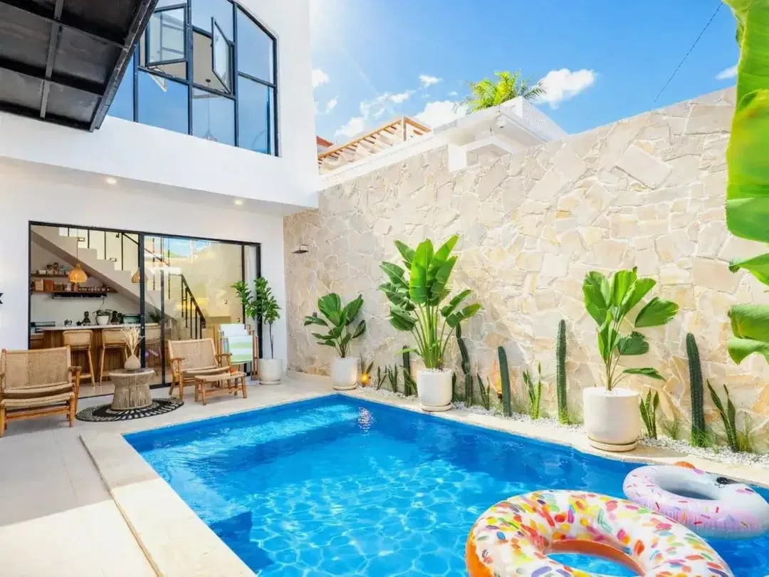 Vila dua lantai baru di lokasi prestisius dekat laut! - Image 1 of 10