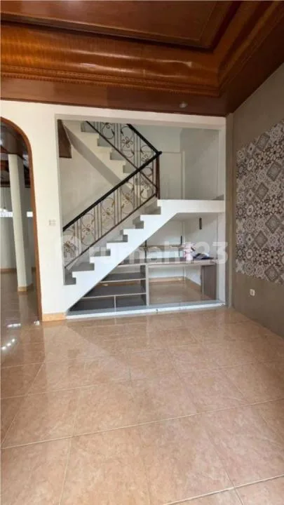 Rumah 2 Lantai di Lokasi Pusat Canggu Selangkah Pantai - Image 4 of 4
