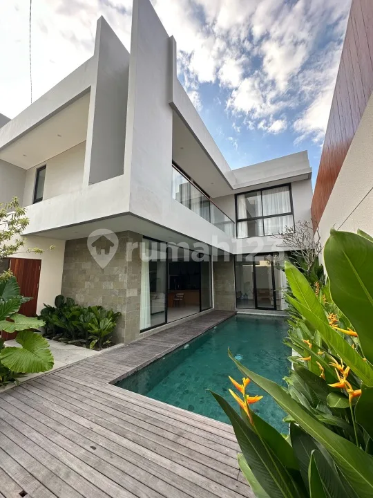 Disewakan Villa Baru Full Furnished Kerobokan - Image 2 of 4