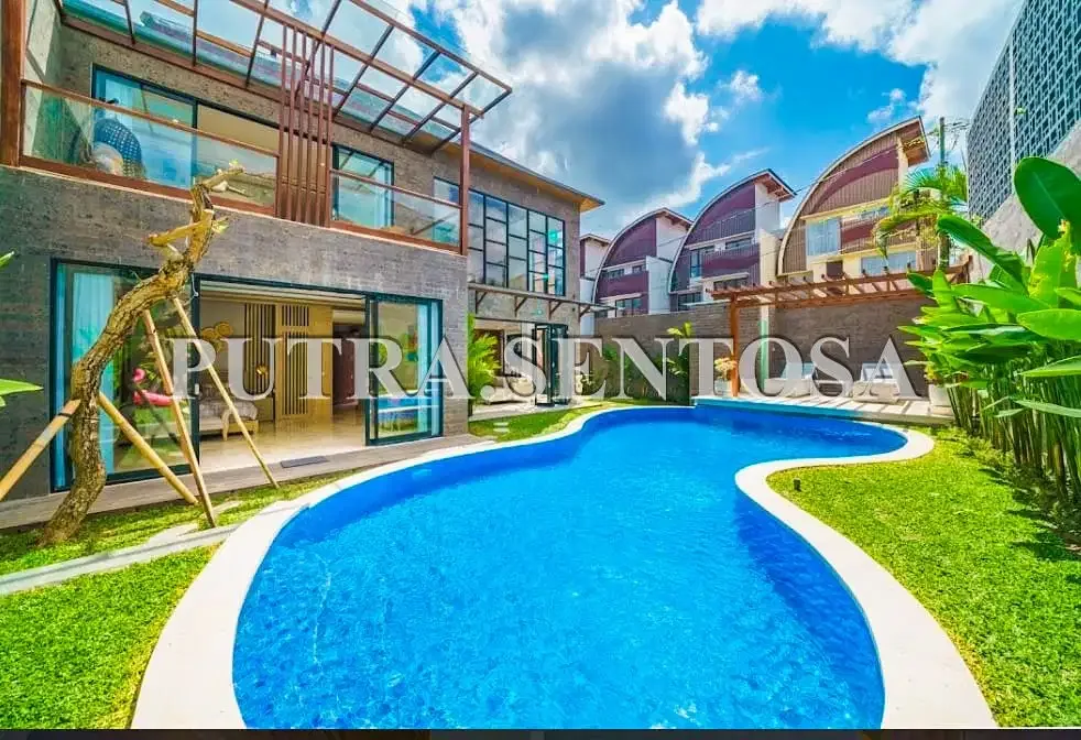 LUXURY VILLA UMALAS SEMER KEROBOKAN - Image 1 of 10