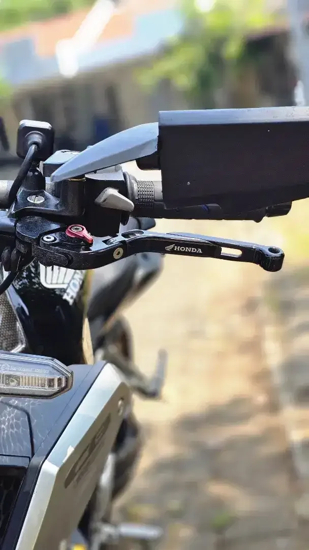 Honda CB650R Neo 2022 warna black, kondisi cakep, siap pakai. No PR. - Image 6 of 10